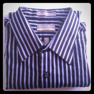 Van Heusen Fitted Wrinkle Free Long Sleeve Top